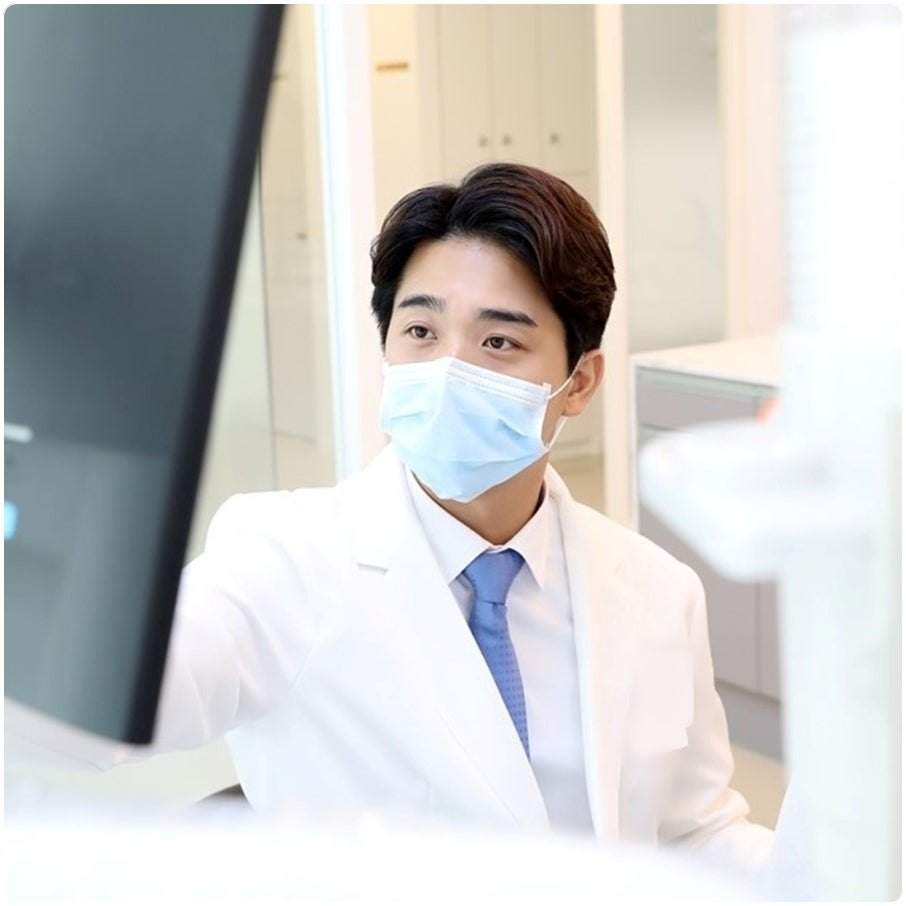 인천치아교정치과 안면 비대칭 비수술 교정만으로 가능할까?
